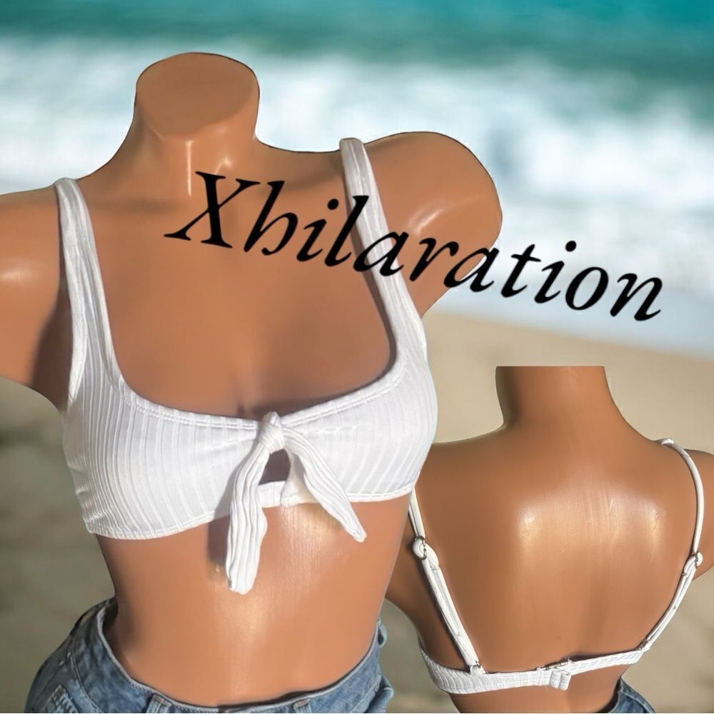 Xhilaration Swimwear l White Bathing Suit/Bikini Top l Adjustable l Small l EUC